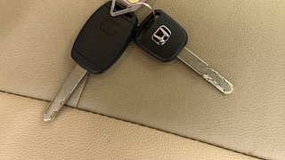 Used 2017 Honda Brio [2017-2018] S MT Petrol Manual extra CAR KEY VIEW