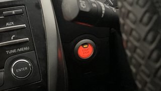 Used 2017 Nissan Micra [2013-2020] XV CVT Petrol Automatic top_features Keyless start