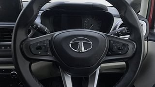 Used 2022 Tata Altroz XZ Plus 1.2 Dual Tone Petrol Manual top_features Airbags