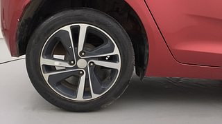 Used 2022 Tata Altroz XZ Plus 1.2 Dual Tone Petrol Manual tyres RIGHT REAR TYRE RIM VIEW