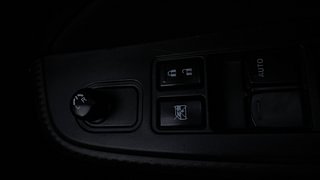 Used 2019 Maruti Suzuki Swift [2017-2021] VXI AMT Petrol Automatic top_features Adjustable ORVM
