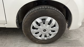 Used 2016 Maruti Suzuki Alto 800 LXi Petrol Manual tyres RIGHT FRONT TYRE RIM VIEW