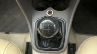Used 2013 volkswagen Vento 1.6L Comfortline Petrol Petrol Manual interior GEAR  KNOB VIEW