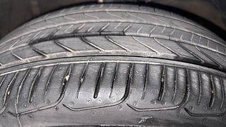 Used 2018 Maruti Suzuki Baleno [2015-2019] Zeta Petrol Petrol Manual tyres RIGHT FRONT TYRE TREAD VIEW