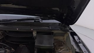 Used 2016 Renault Kwid [2015-2019] RXT Petrol Manual engine ENGINE LEFT SIDE HINGE & APRON VIEW