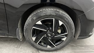 Used 2020 Hyundai Verna SX Opt Petrol Petrol Manual tyres RIGHT FRONT TYRE RIM VIEW