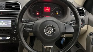 Used 2013 volkswagen Vento 1.6L Highline Diesel Diesel Manual top_features Steering mounted controls