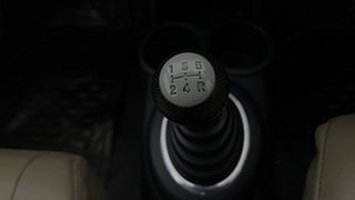 Used 2017 Honda Brio [2017-2018] S MT Petrol Manual interior GEAR  KNOB VIEW