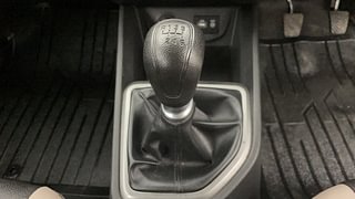 Used 2015 Hyundai Creta [2015-2018] 1.6 S Petrol Petrol Manual interior GEAR  KNOB VIEW