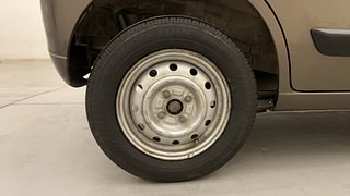Used 2013 Maruti Suzuki Wagon R 1.0 [2013-2019] LXi CNG Petrol+cng Manual tyres RIGHT REAR TYRE RIM VIEW