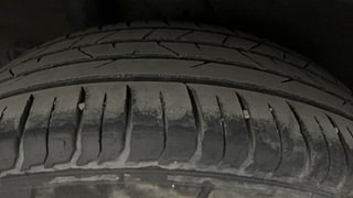 Used 2022 Hyundai Venue SX (O) 1.0 Turbo DCT Petrol Automatic tyres RIGHT REAR TYRE TREAD VIEW