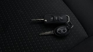 Used 2017 Tata Tigor [2017-2020] Revotron XT Petrol Manual extra CAR KEY VIEW