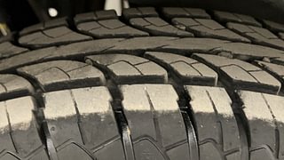 Used 2014 Maruti Suzuki Wagon R 1.0 [2013-2019] LXi CNG Petrol+cng Manual tyres RIGHT REAR TYRE TREAD VIEW