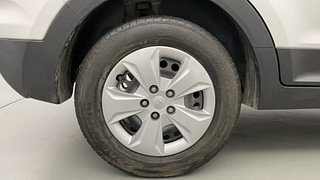 Used 2015 Hyundai Creta [2015-2018] 1.6 S Petrol Petrol Manual tyres RIGHT REAR TYRE RIM VIEW