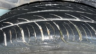 Used 2019 Maruti Suzuki Dzire [2017-2020] VXI Petrol Manual tyres RIGHT REAR TYRE TREAD VIEW