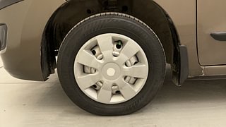 Used 2013 Maruti Suzuki Wagon R 1.0 [2013-2019] LXi CNG Petrol+cng Manual tyres LEFT FRONT TYRE RIM VIEW