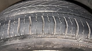 Used 2015 Honda Brio [2011-2016] VX AT Petrol Automatic tyres RIGHT FRONT TYRE TREAD VIEW