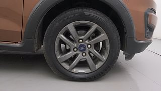 Used 2018 Ford Freestyle [2017-2021] Titanium 1.2 Petrol Manual tyres RIGHT FRONT TYRE RIM VIEW