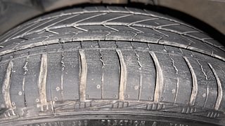 Used 2015 Honda Brio [2011-2016] VX AT Petrol Automatic tyres LEFT FRONT TYRE TREAD VIEW