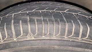 Used 2015 hyundai i10 Sportz 1.1 Petrol Petrol Manual tyres RIGHT FRONT TYRE TREAD VIEW