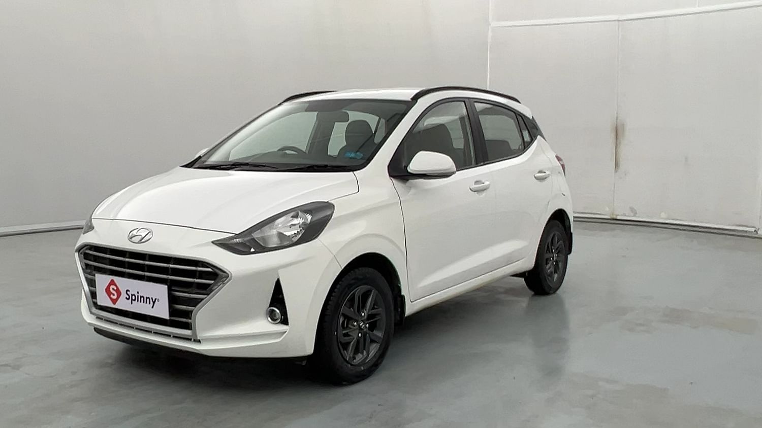 LEFT FRONT CORNER VIEW