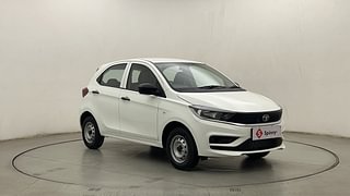 Used 2025 Tata Tiago Revotron XE Petrol Manual exterior RIGHT FRONT CORNER VIEW