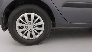 Used 2015 hyundai i10 Sportz 1.1 Petrol Petrol Manual tyres RIGHT REAR TYRE RIM VIEW