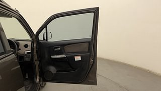 Used 2013 Maruti Suzuki Wagon R 1.0 [2013-2019] LXi CNG Petrol+cng Manual interior RIGHT FRONT DOOR OPEN VIEW