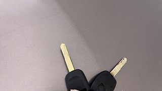 Used 2017 Honda Brio [2017-2018] S MT Petrol Manual extra CAR KEY VIEW
