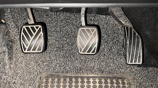 Used 2021 maruti-suzuki Vitara Brezza VXi Petrol Manual interior PEDALS VIEW