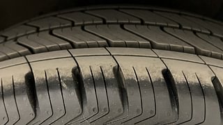 Used 2017 Hyundai Verna [2017-2020] 1.6 VTVT SX (O) Petrol Manual tyres RIGHT FRONT TYRE TREAD VIEW