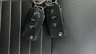 Used 2017 Volkswagen Ameo [2017-2020] Highline Plus 1.5L AT (D) Diesel Automatic extra CAR KEY VIEW