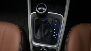 Used 2022 Hyundai Venue SX (O) 1.0 Turbo DCT Petrol Automatic interior GEAR  KNOB VIEW