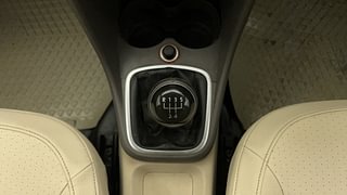 Used 2013 volkswagen Vento 1.6L Highline Diesel Diesel Manual interior GEAR  KNOB VIEW