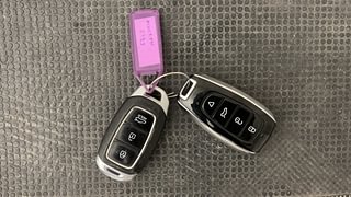 Used 2017 Hyundai Verna [2017-2020] 1.6 VTVT SX (O) Petrol Manual extra CAR KEY VIEW