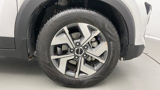 Used 2022 Kia Sonet HTX 1.0 DCT Petrol Automatic tyres RIGHT FRONT TYRE RIM VIEW