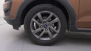 Used 2018 Ford Freestyle [2017-2021] Titanium 1.2 Petrol Manual tyres LEFT FRONT TYRE RIM VIEW
