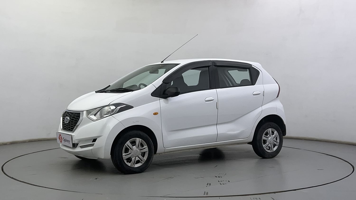 LEFT FRONT CORNER VIEW
