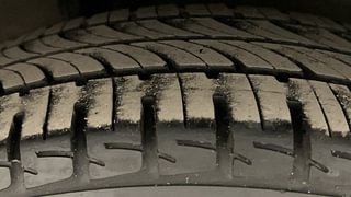 Used 2014 Honda City V Petrol Manual tyres RIGHT REAR TYRE TREAD VIEW