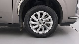 Used 2023 Toyota Innova Hycross GX 7 STR Petrol Automatic tyres RIGHT FRONT TYRE RIM VIEW