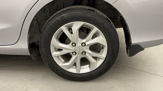 Used 2021 honda Amaze 1.5 V CVT i-DTEC Diesel Automatic tyres LEFT REAR TYRE RIM VIEW