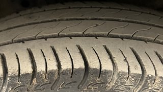 Used 2014 Honda City V Petrol Manual tyres RIGHT FRONT TYRE TREAD VIEW