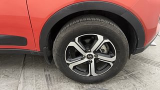 Used 2022 Tata Nexon XZA Plus Dualtone Roof AMT S Petrol Automatic tyres RIGHT FRONT TYRE RIM VIEW