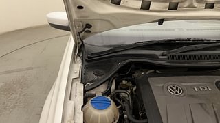 Used 2013 volkswagen Vento 1.6L Highline Diesel Diesel Manual engine ENGINE RIGHT SIDE HINGE & APRON VIEW