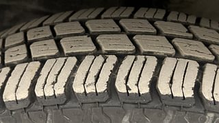 Used 2014 Maruti Suzuki Wagon R 1.0 [2013-2019] LXi CNG Petrol+cng Manual tyres LEFT FRONT TYRE TREAD VIEW