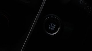 Used 2023 Toyota Innova Hycross GX 7 STR Petrol Automatic top_features Keyless start