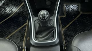 Used 2019 Maruti Suzuki S-Cross Alpha 1.3 Diesel Manual interior GEAR  KNOB VIEW