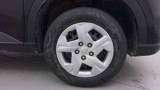 Used 2022 Hyundai Venue SX 1.2 Petrol Petrol Manual tyres RIGHT FRONT TYRE RIM VIEW