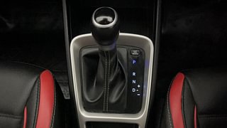 Used 2021 Hyundai Venue [2019-2022] SX Plus 1.0 Turbo DCT Petrol Automatic interior GEAR  KNOB VIEW