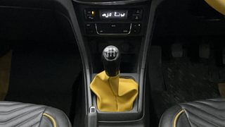 Used 2017 Maruti Suzuki Vitara Brezza [2016-2020] ZDI PLUS Dual Tone Diesel Manual interior GEAR  KNOB VIEW